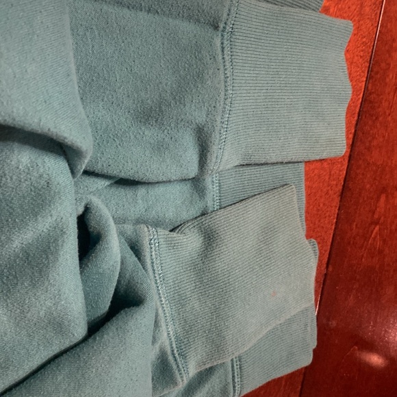 Tech gear women's sweatshirt size medium. The color is a green blue. - Picture 3 of 3